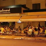 Prive Boulevard